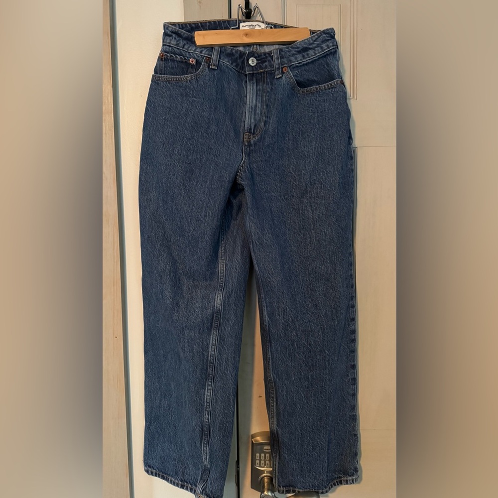 Abercrombie & Fitch High Rise Loose Jeans - CURVE LOVE 25 EXTRA SHORT